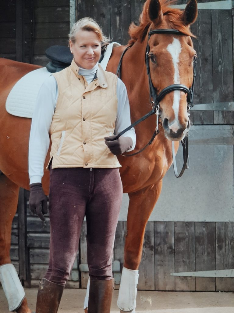Di mediator profile picture with horse